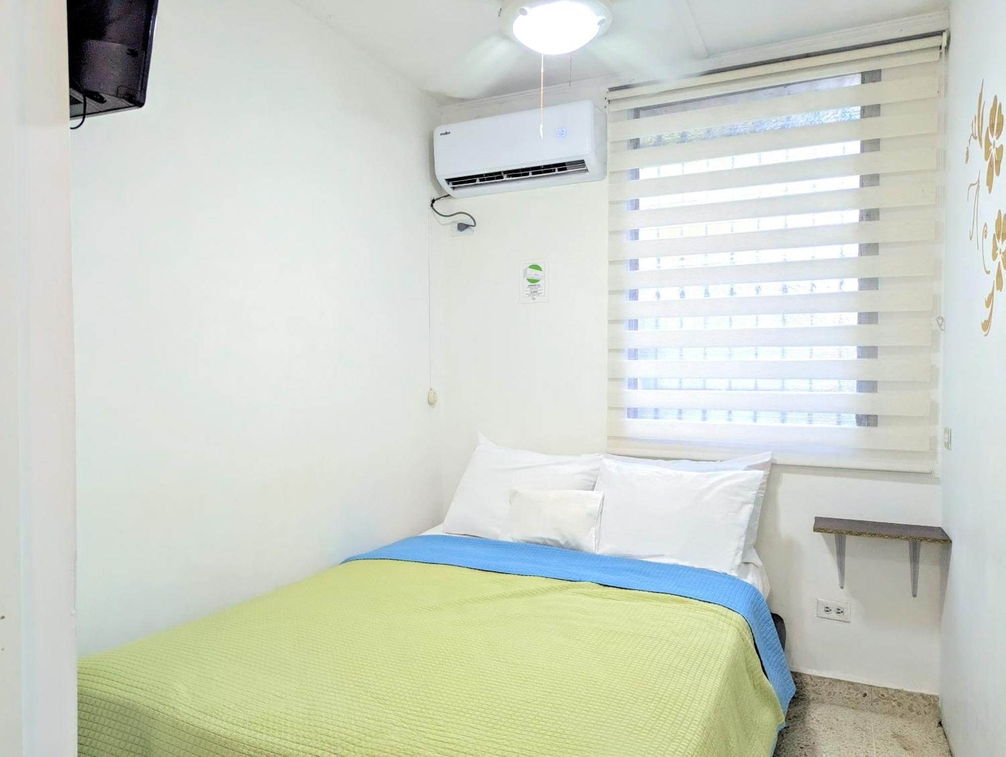 Hostal Yoha Panama City Exterior photo
