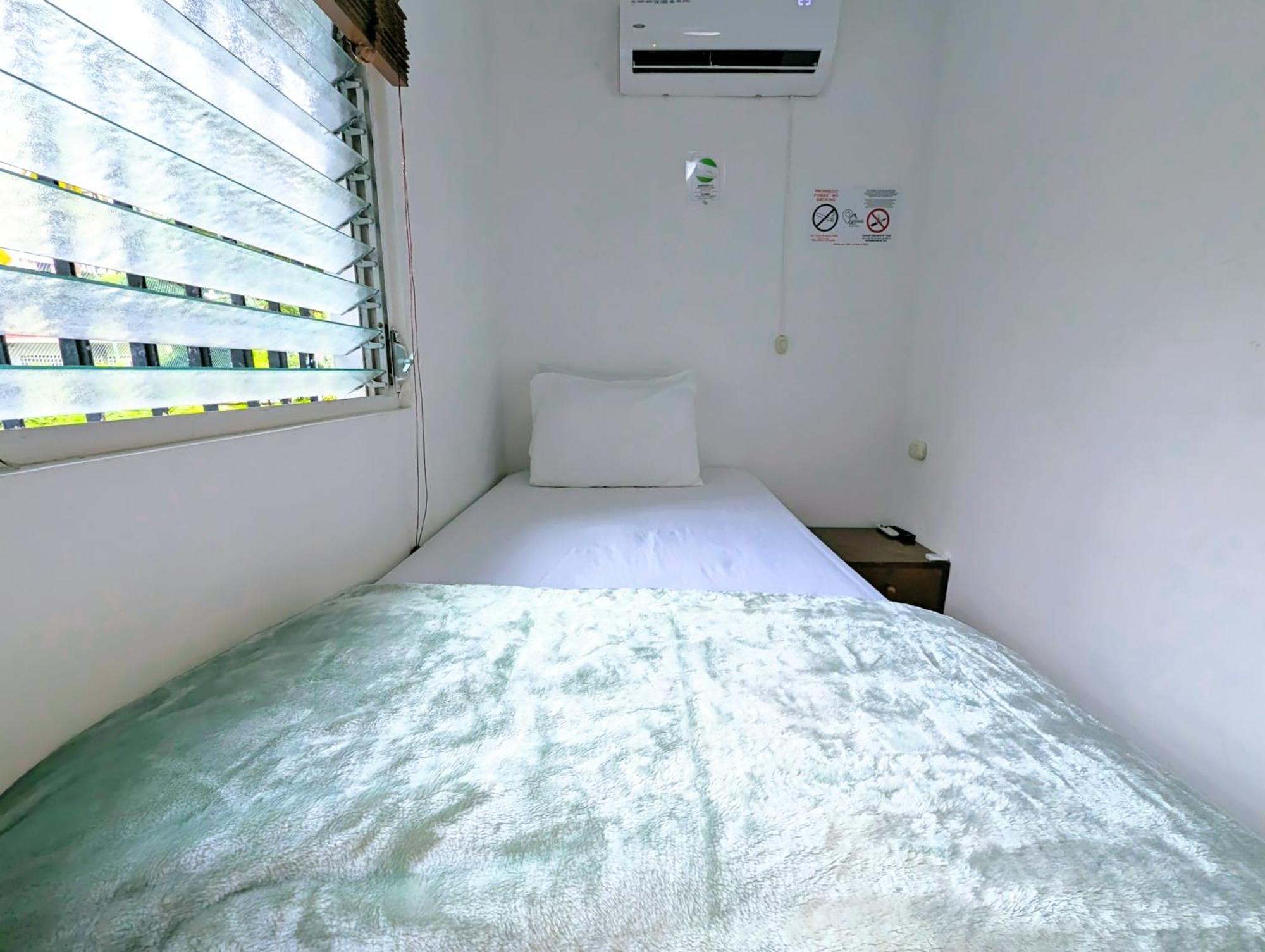 Hostal Yoha Panama City Exterior photo