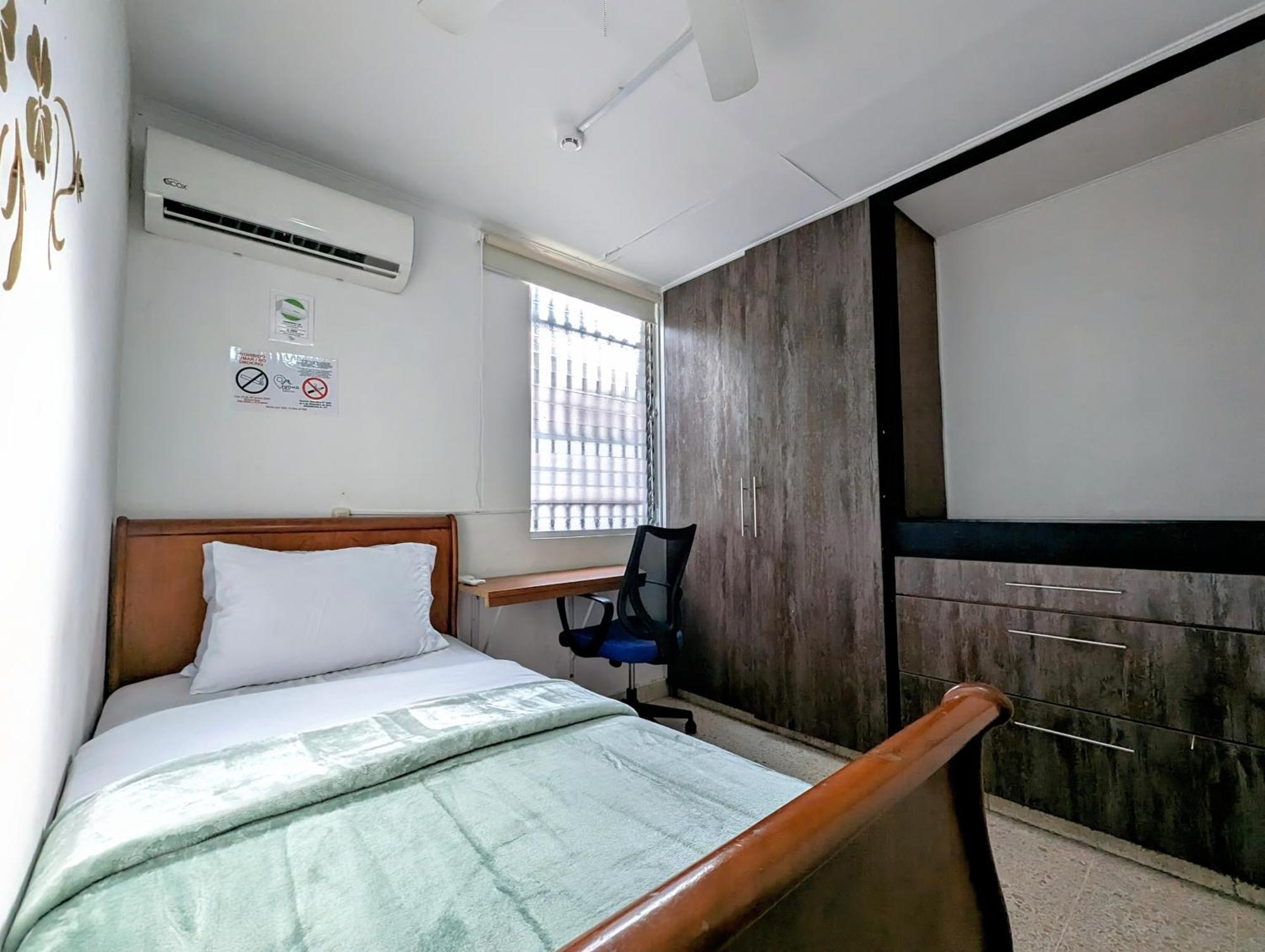 Hostal Yoha Panama City Exterior photo