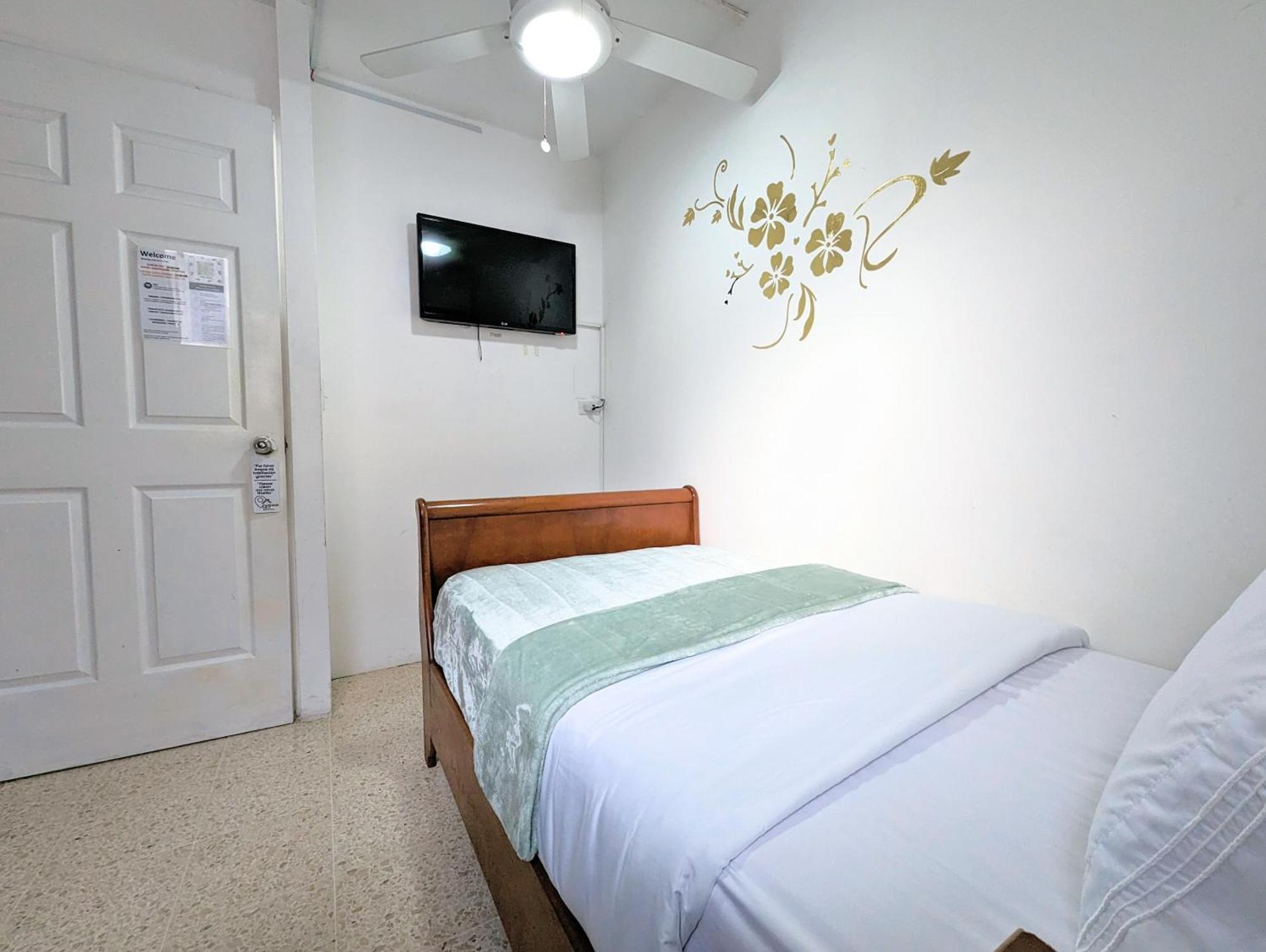 Hostal Yoha Panama City Exterior photo