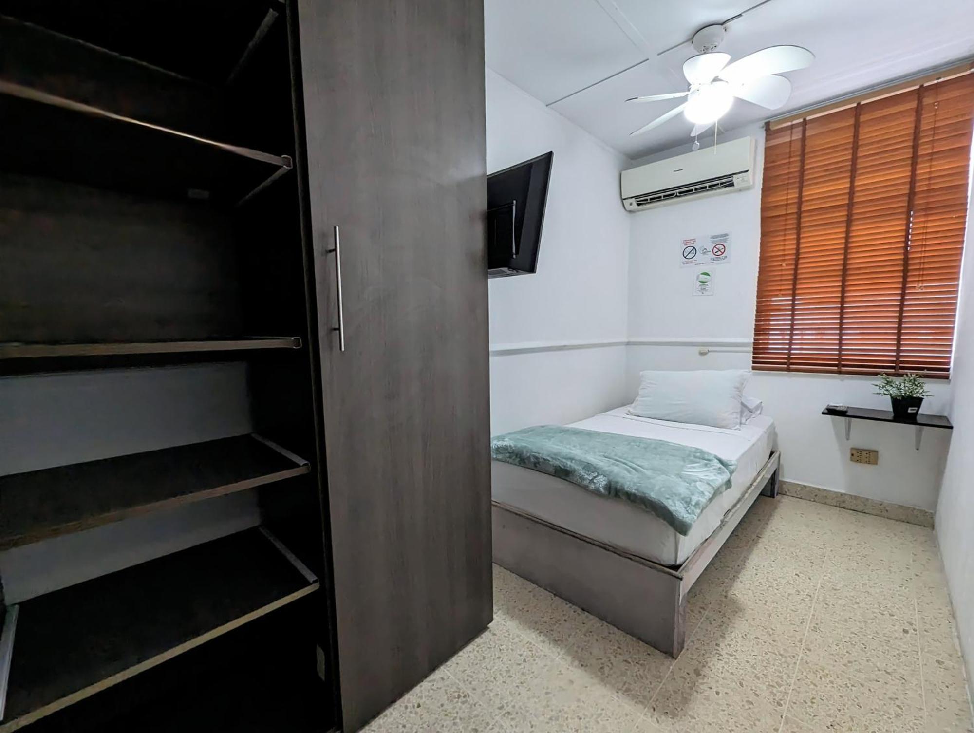 Hostal Yoha Panama City Exterior photo